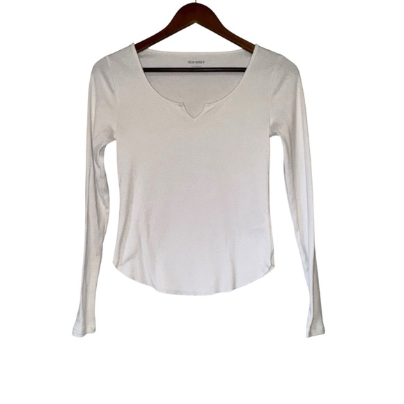 Old Navy Tops - Women's Old Navy Classic White Long Sleeve Ribbed Top